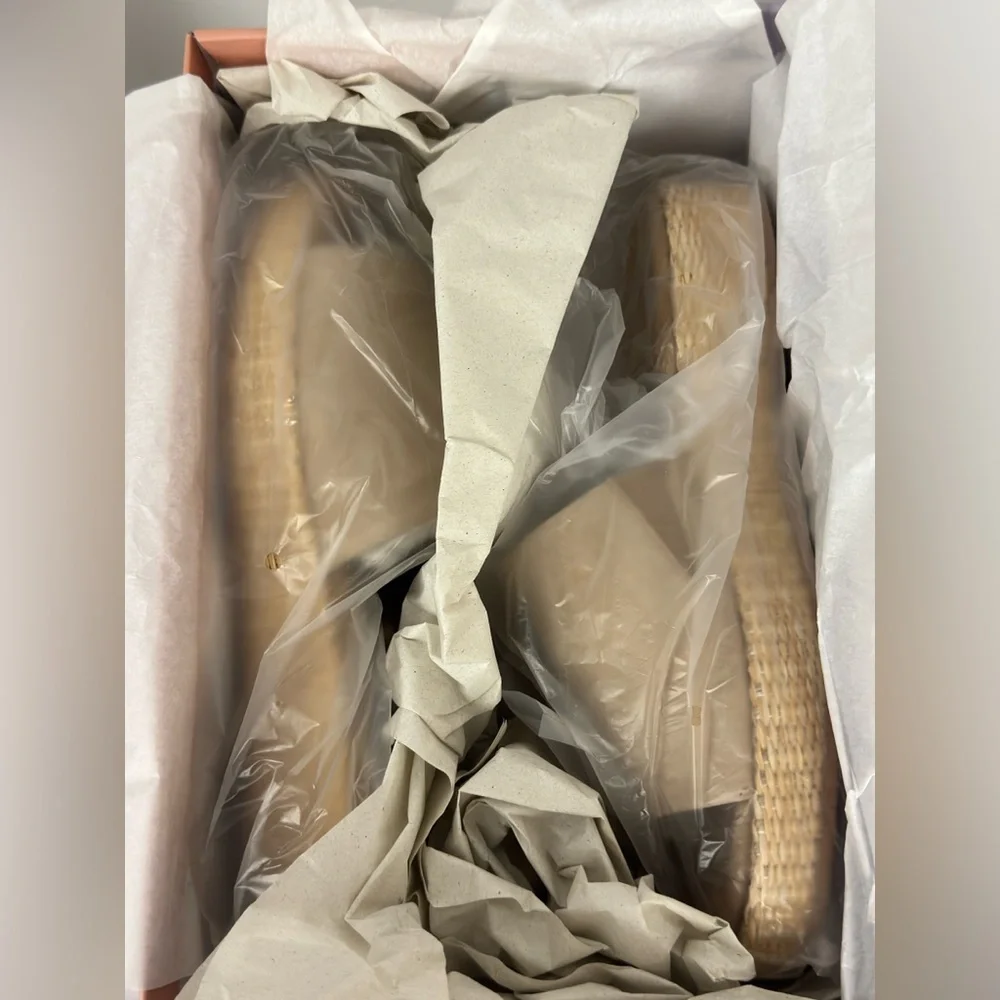 Lisa Vicky  Smile-V Tan Camel Kid Suede Platform   Espadrille Slides US 8M. NWT
